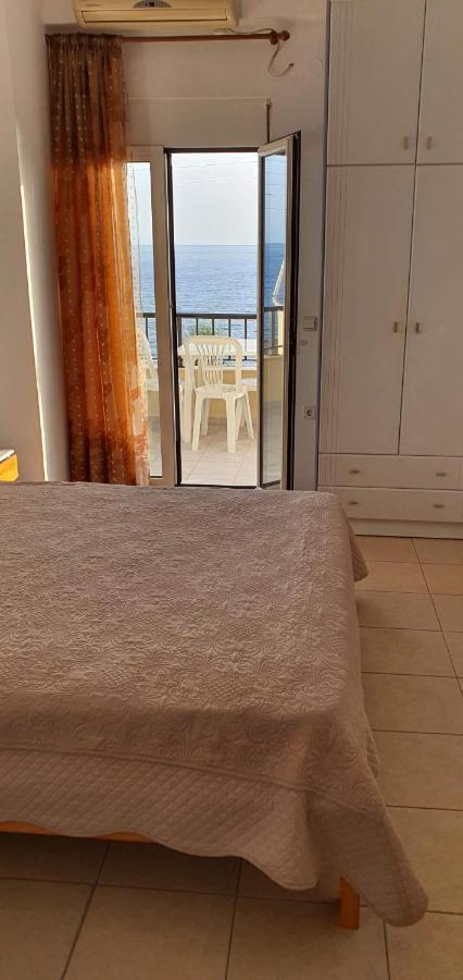 Eirini Apts On The Beach Psari Forada Eksteriør bilde